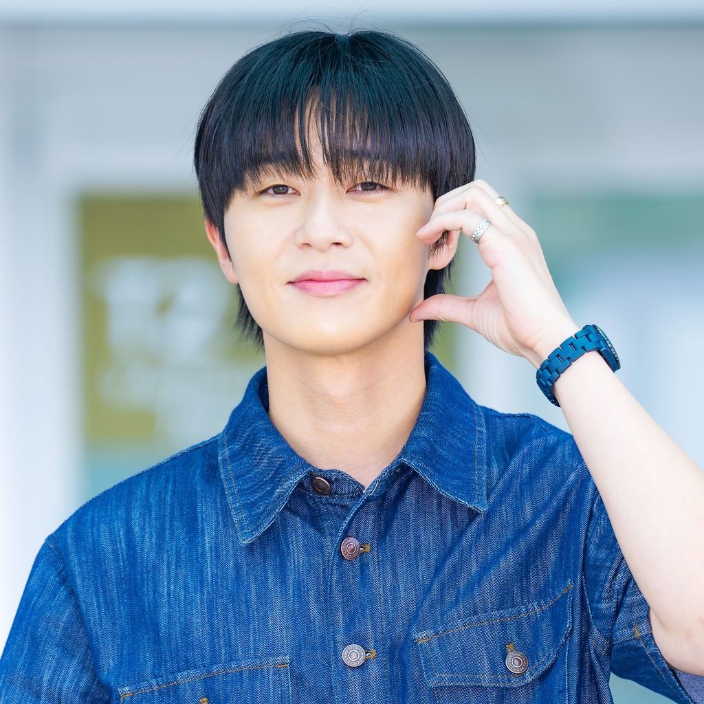 Behind-the-scenes cut of Park Seojoon
