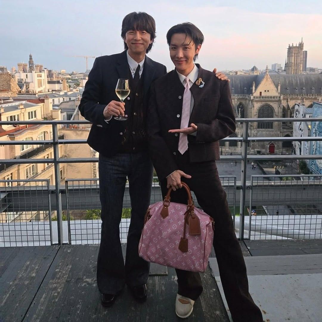 A moment captured by a fan of Gong Yoo