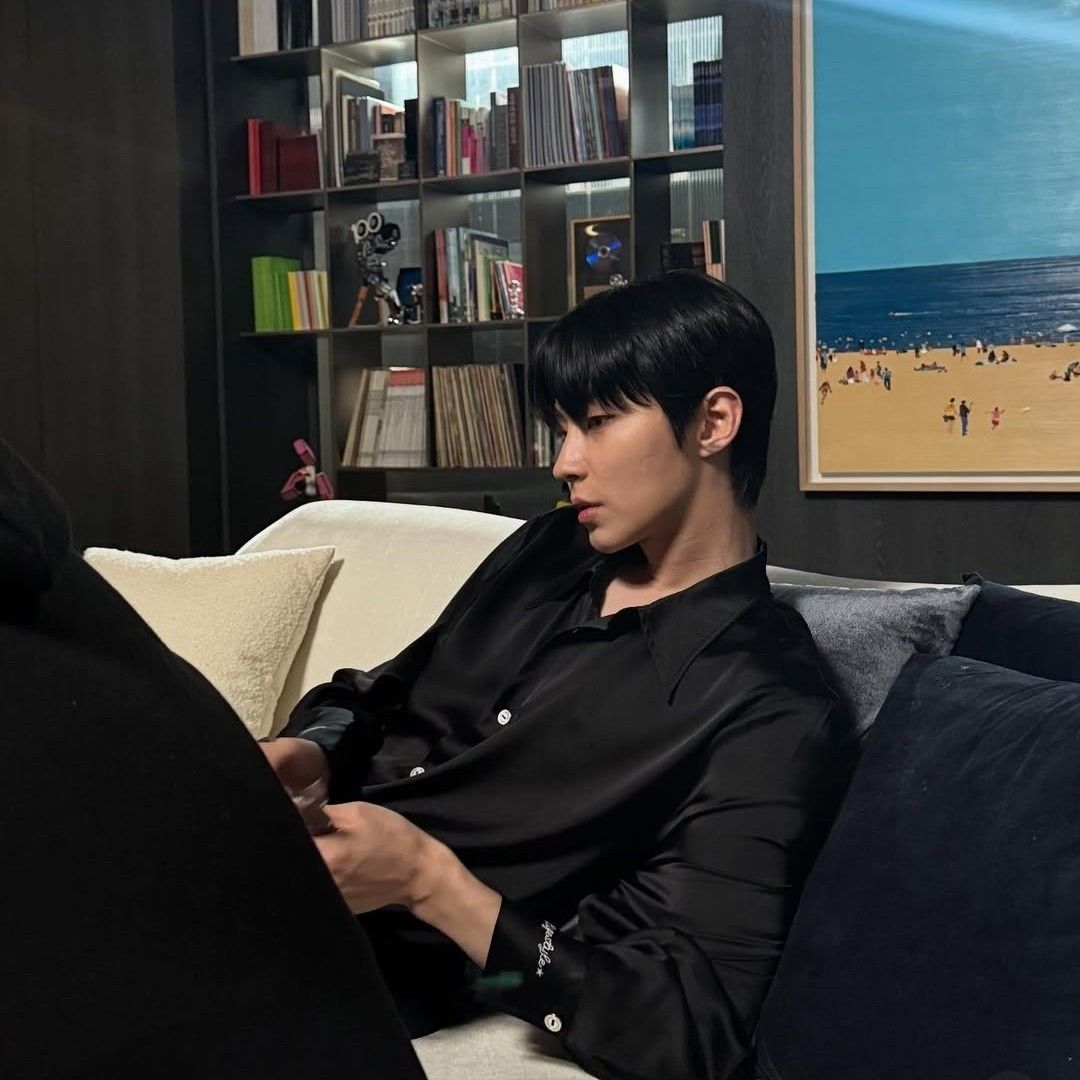 Foto terbaru dari Hwang Inyoup