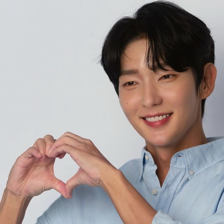 Recent activity shot of Lee Joongi