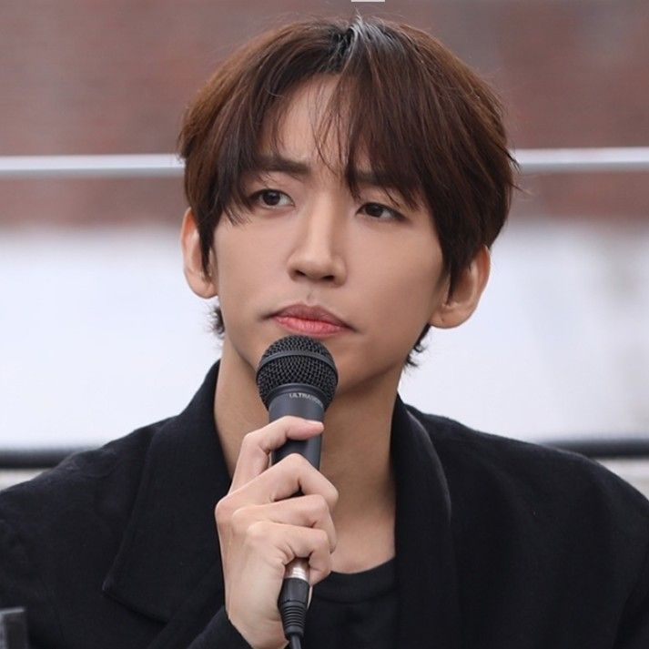 A moment captured by a fan of Lee Seungyoon