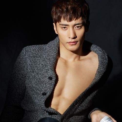 A moment captured by a fan of Sunghoon