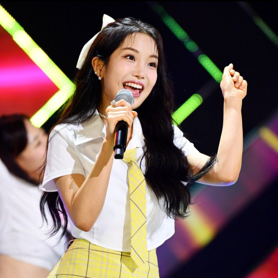 A moment captured by a fan of Kim Soyeon (2004)