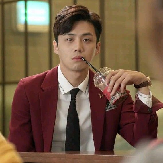 Behind-the-scenes cut of Kim Seonho