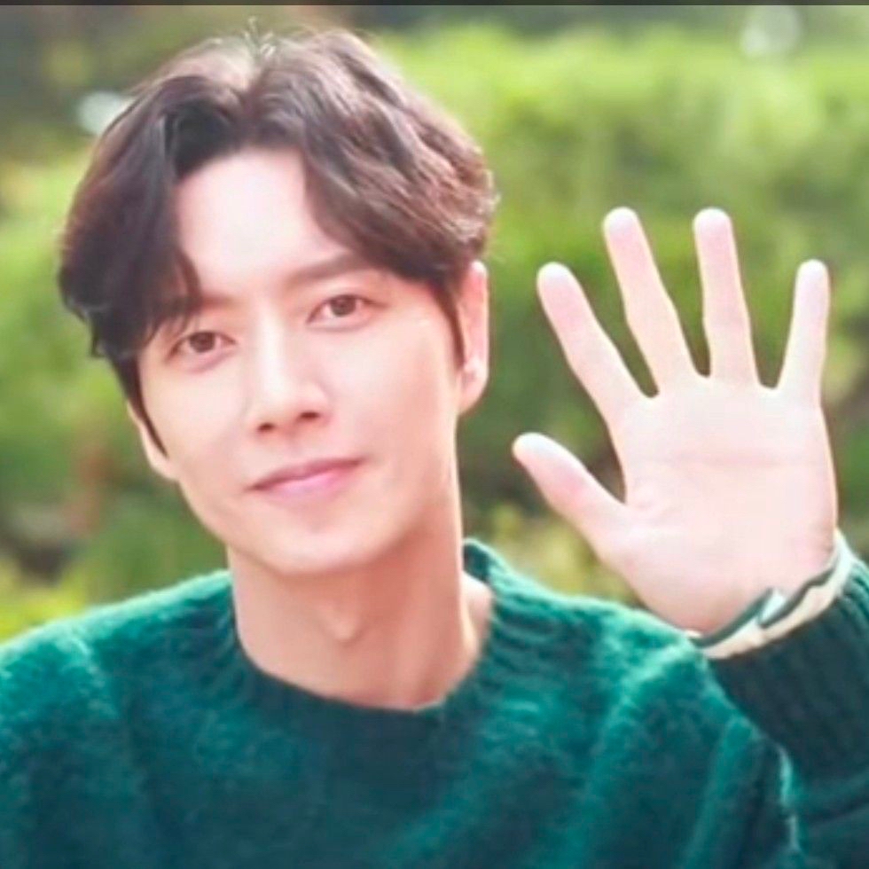 Behind-the-scenes cut of Park Haejin