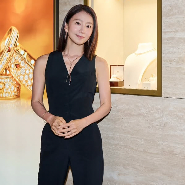 Cuplikan di balik layar dari Kim Heeae