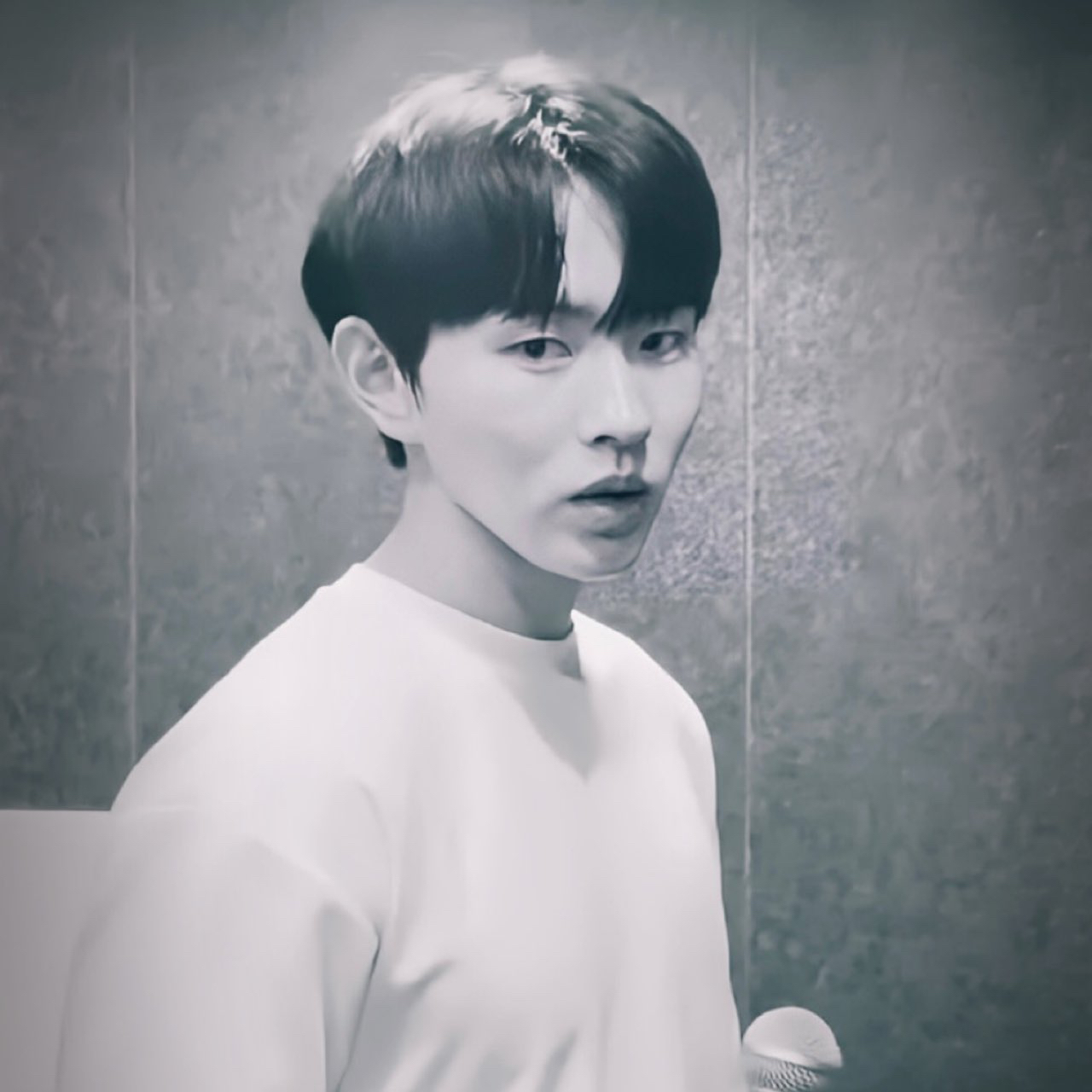 A moment captured by a fan of Lee Byeongchan
