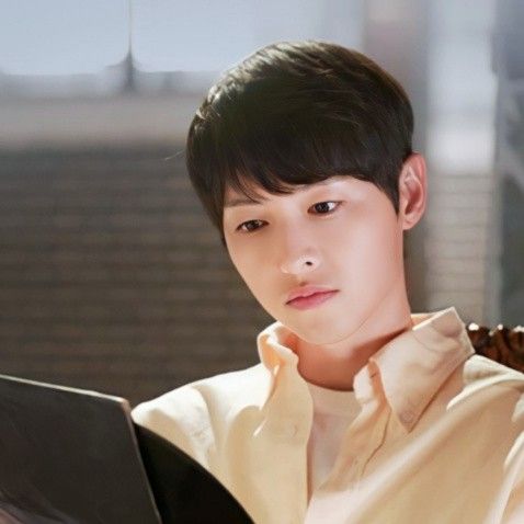 A moment captured by a fan of Song Joongki