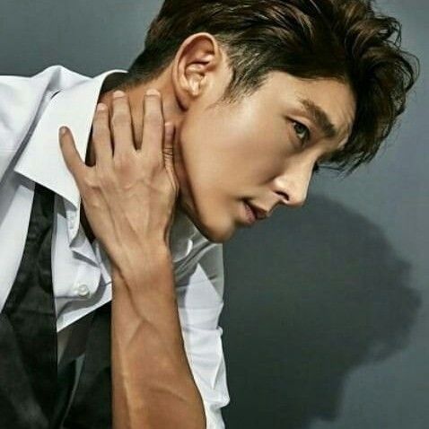 Momen yang diabadikan oleh penggemar Lee Joongi