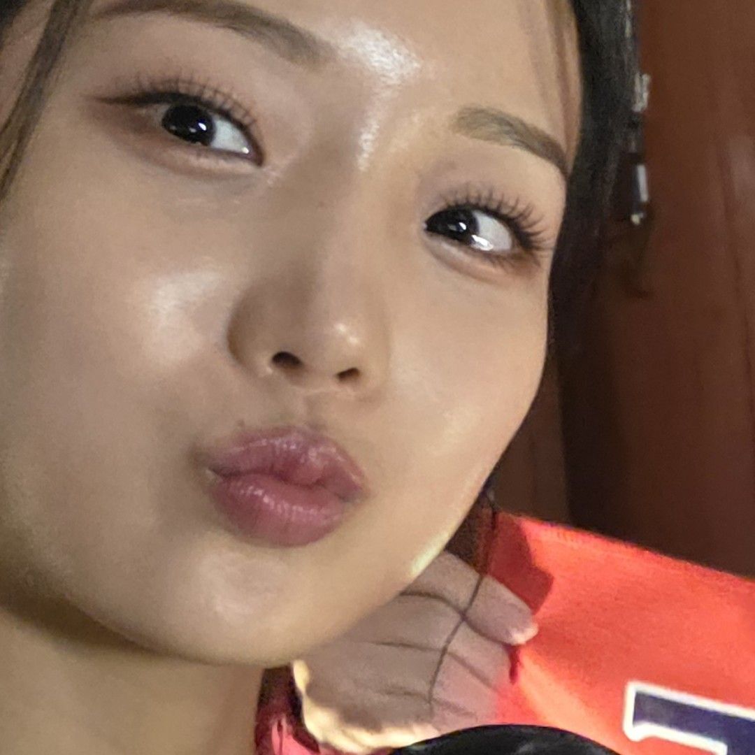 Behind-the-scenes cut of Kim Soyeon (2004)