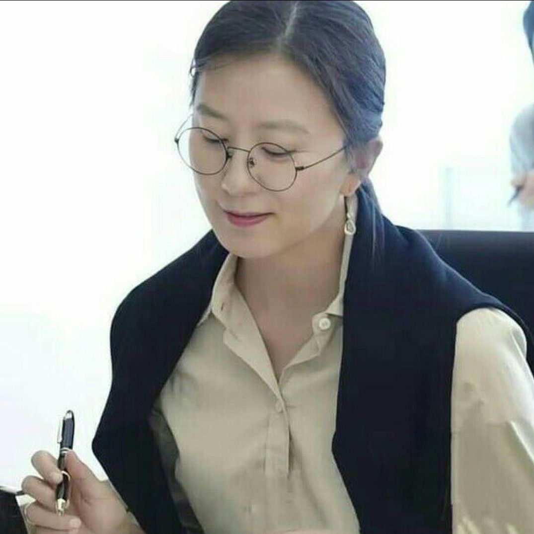 A moment captured by a fan of Kim Heeae