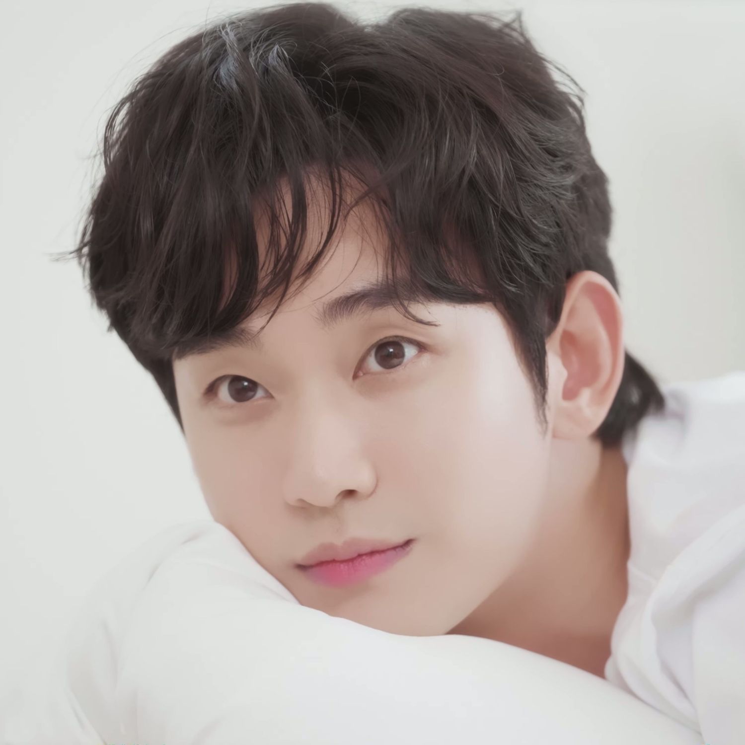 Foto terbaru dari Kim Soohyun