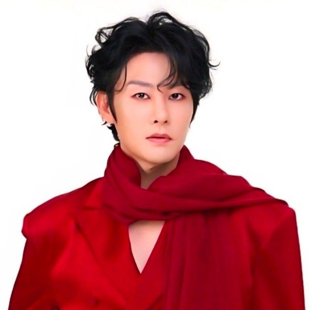 오늘 가장 핫한 셀럽 커뮤니티 피드