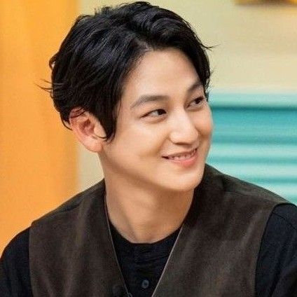 Foto kegiatan terbaru dari Kim Bum