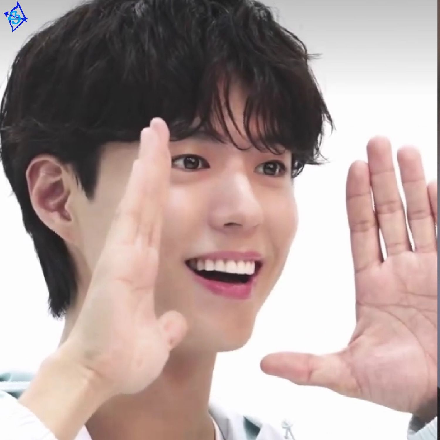 Recent activity shot of Park Bogum