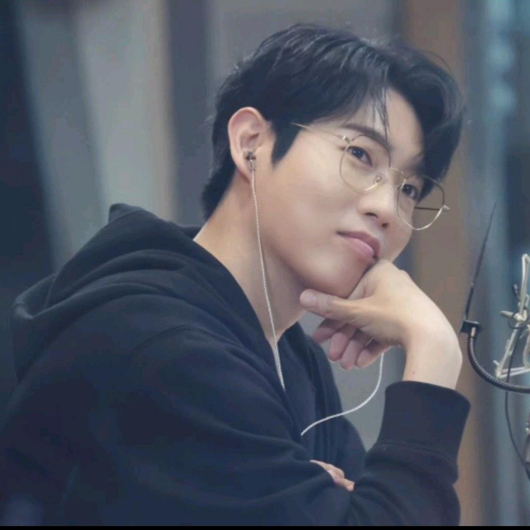 Behind-the-scenes cut of Son Taejin