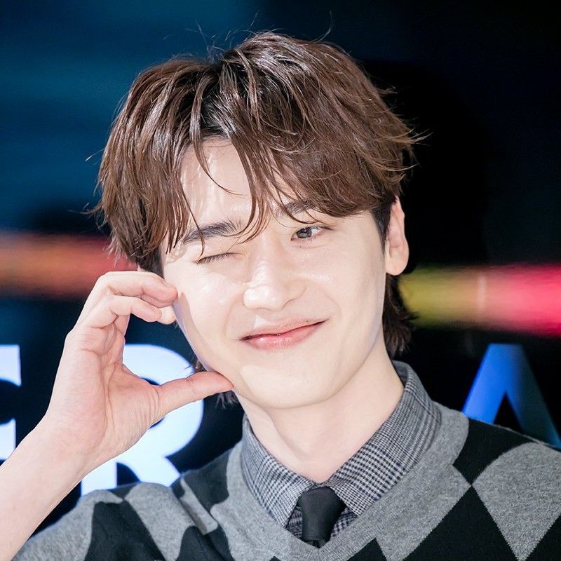 Recent activity shot of Lee Jongsuk