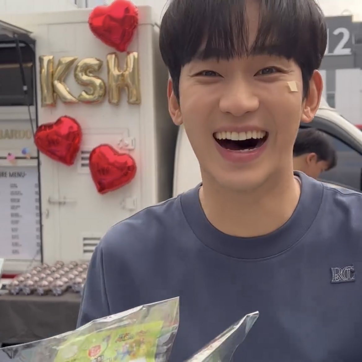 A moment captured by a fan of Kim Soohyun