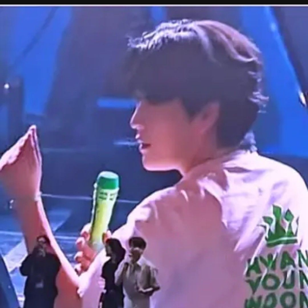Behind-the-scenes cut of Hwang Youngwoong