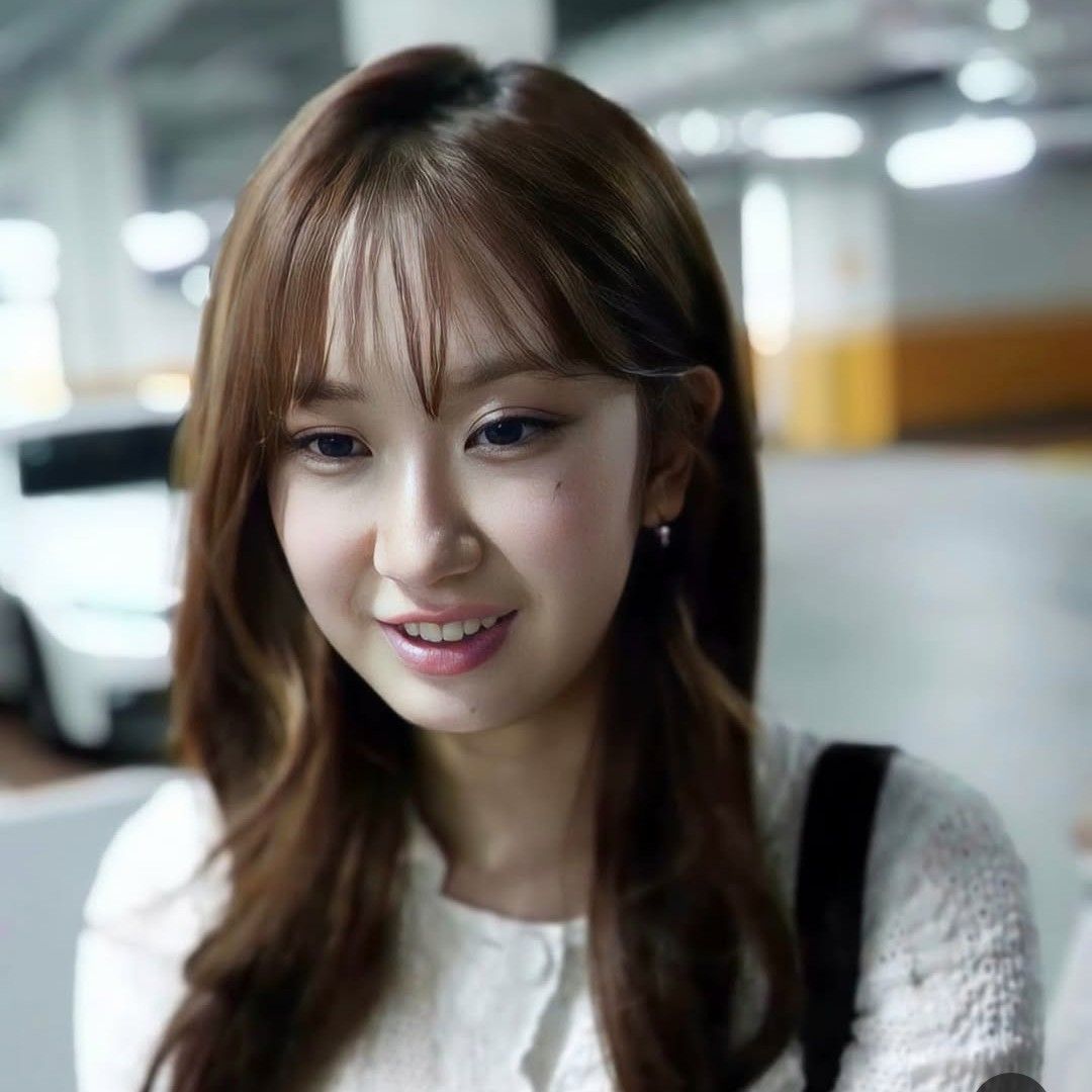 Latest photo of Jeon Yujin