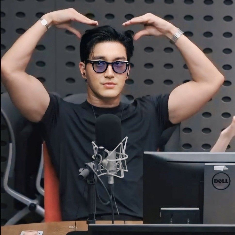 Behind-the-scenes cut of Choi Siwon