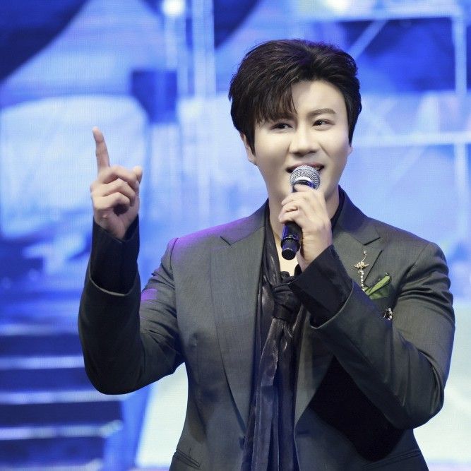 Recent activity shot of Jin Haesung