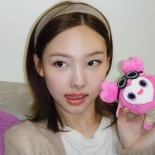 모모의 최신 사진