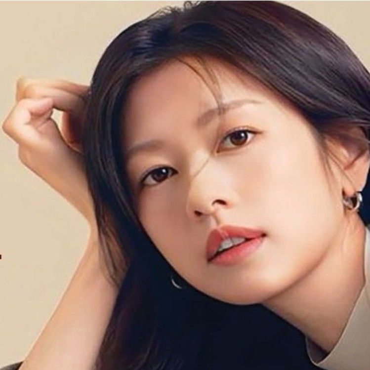 Recent activity shot of Jung Somin