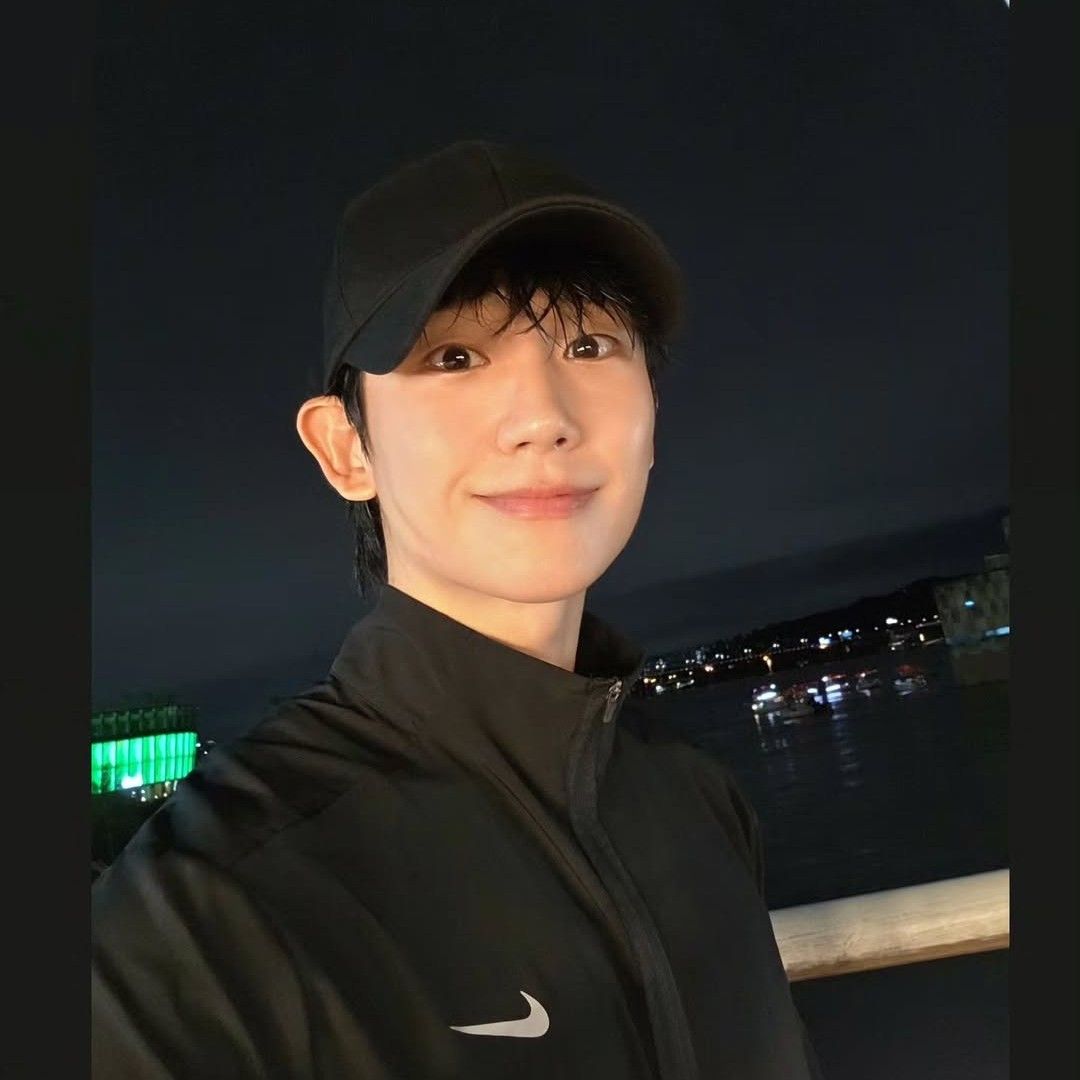 Behind-the-scenes cut of Jung Haein