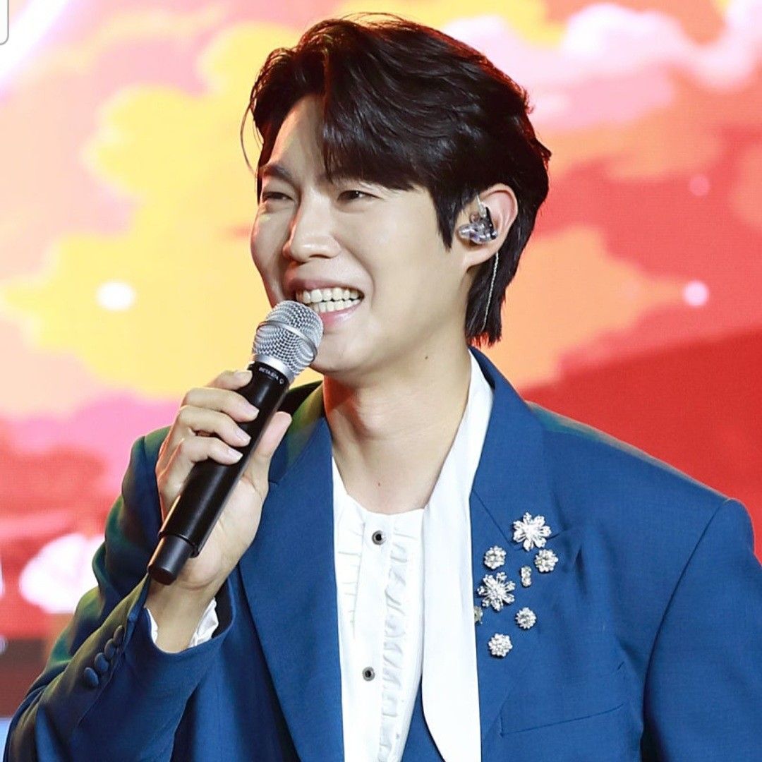 Recent activity shot of Son Taejin