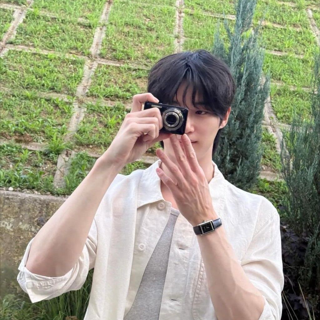 Recent activity shot of Byeon Wooseok