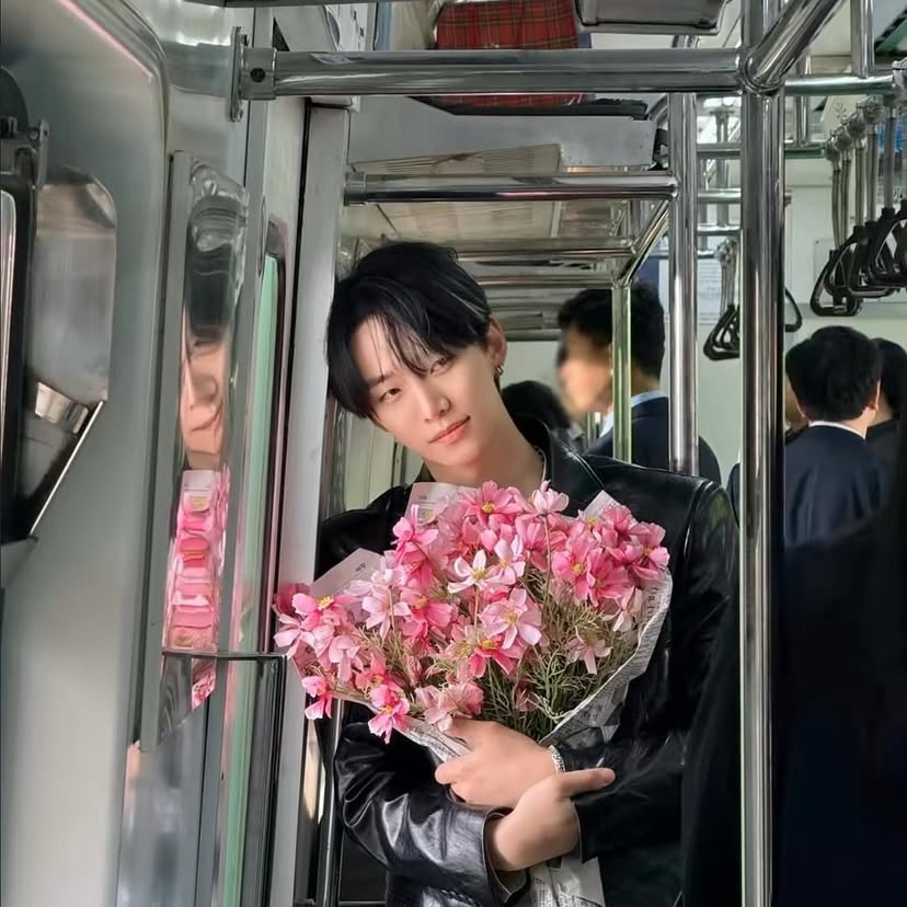 Behind-the-scenes cut of Lee Junho