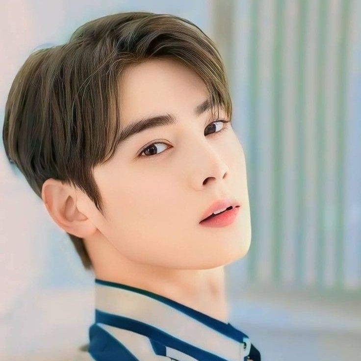 Latest photo of Cha Eunwoo