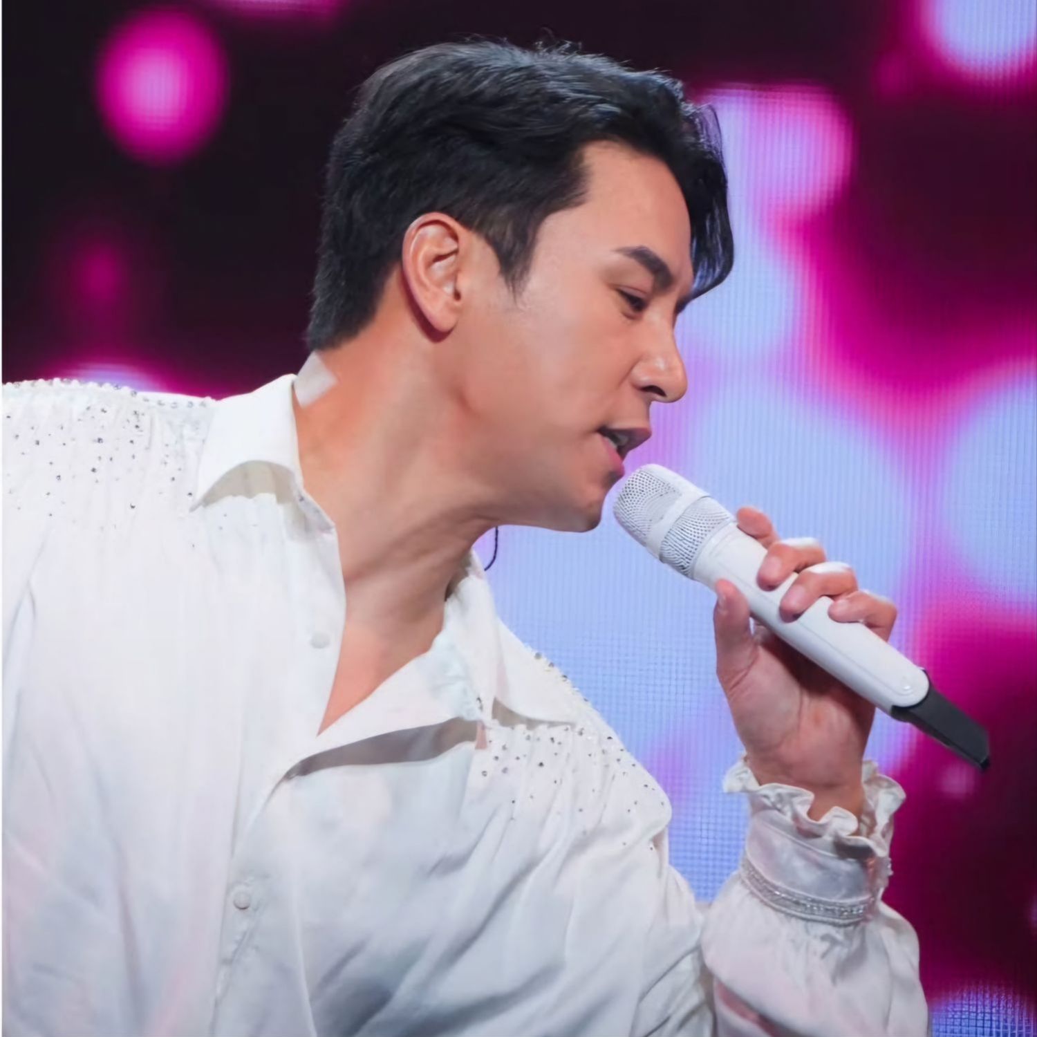 Recent activity shot of Jang Minho