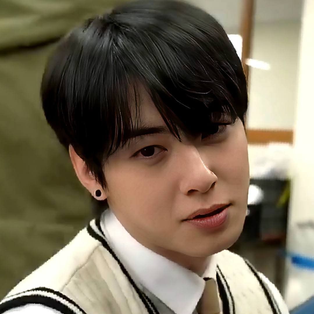 A moment captured by a fan of Cha Eunwoo