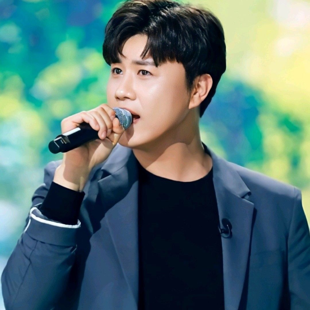 Recent activity shot of Jin Haesung