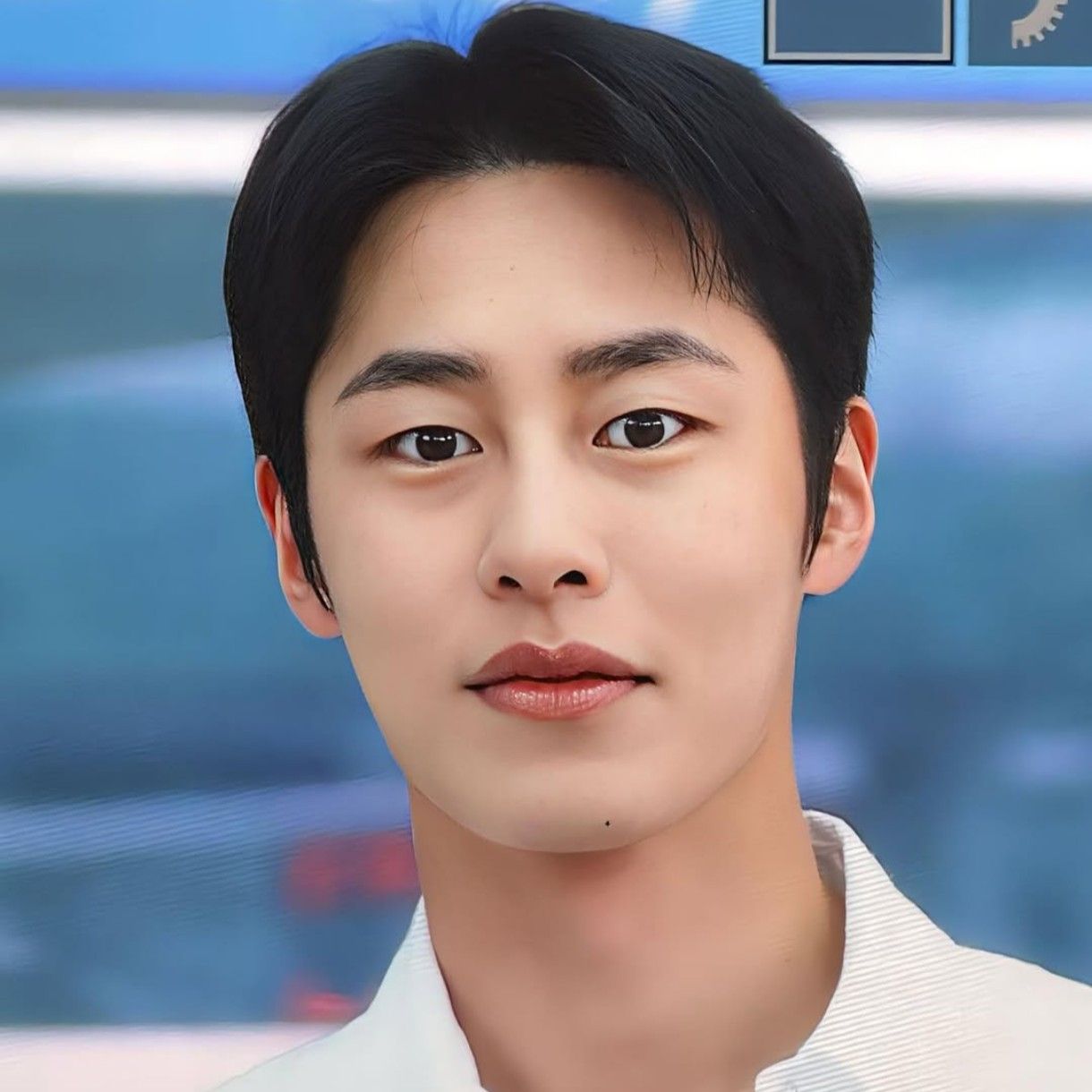 Recent activity shot of Lee Jaewook