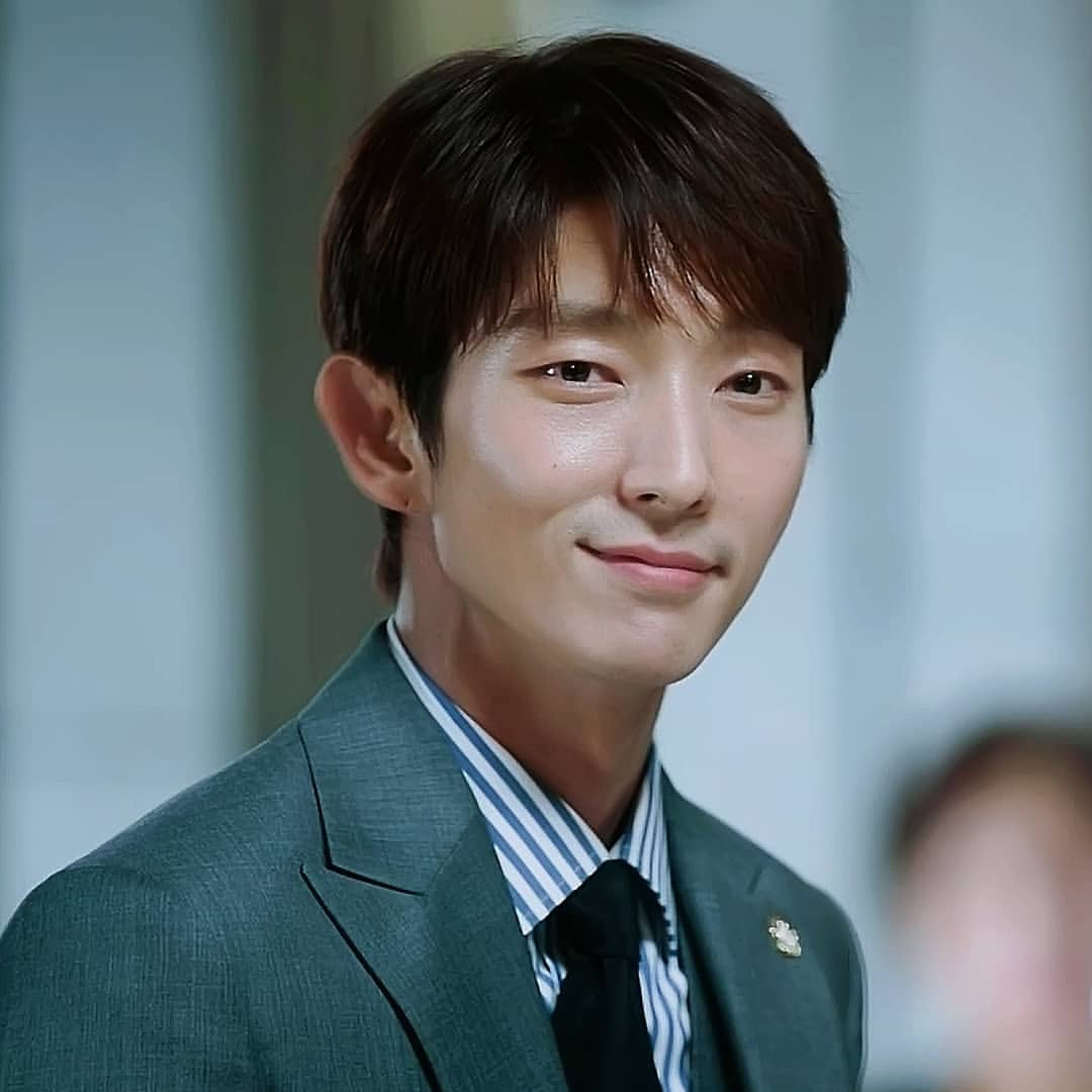 A moment captured by a fan of Lee Joongi