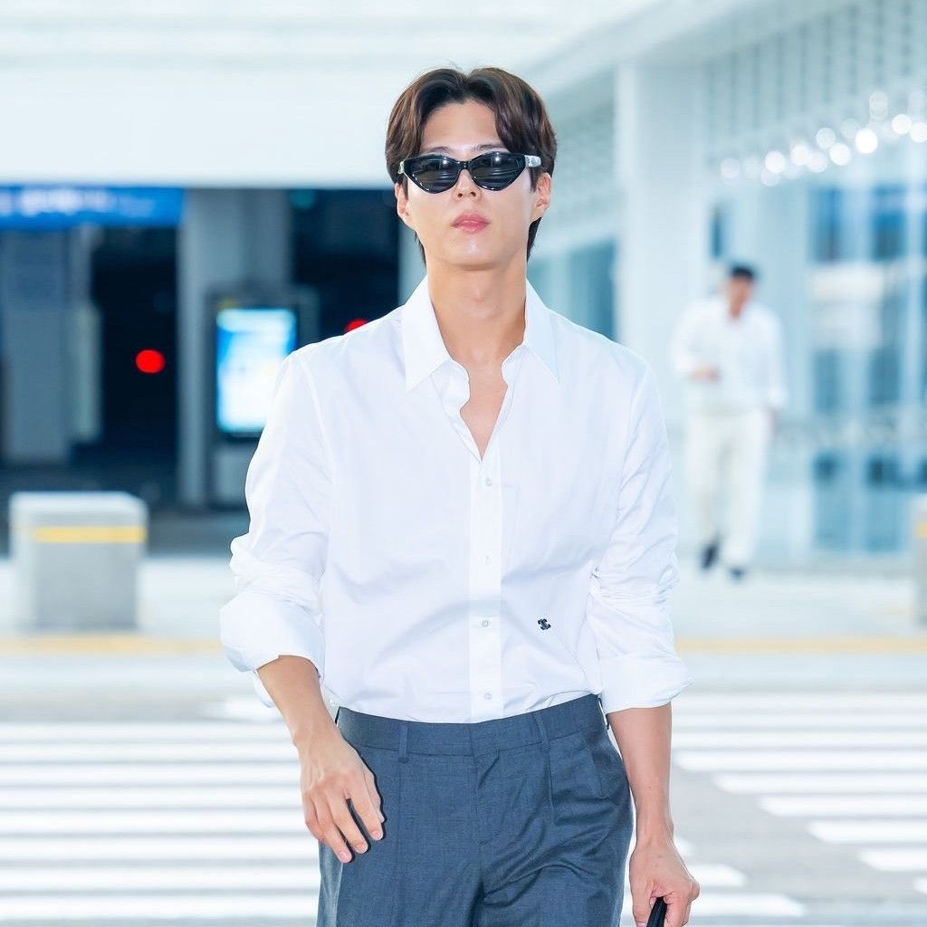 Recent activity shot of Park Bogum