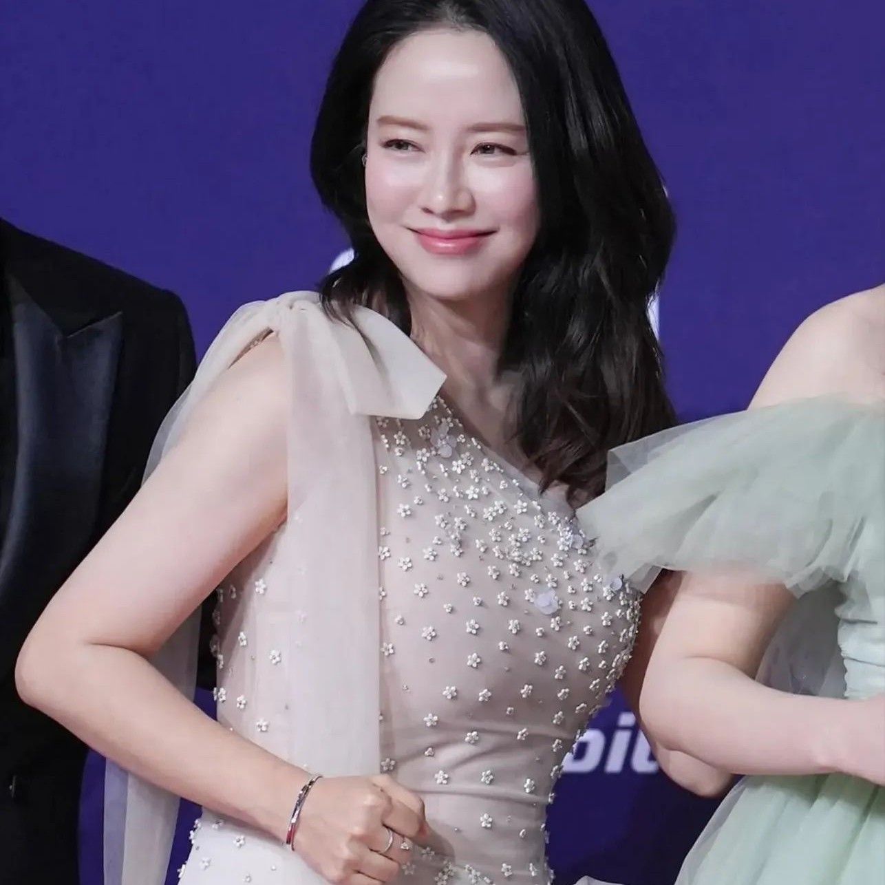 粉丝拍下的宋智孝瞬间