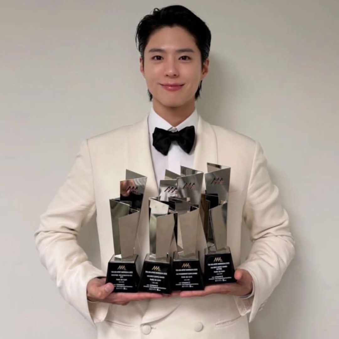 Recent activity shot of Park Bogum