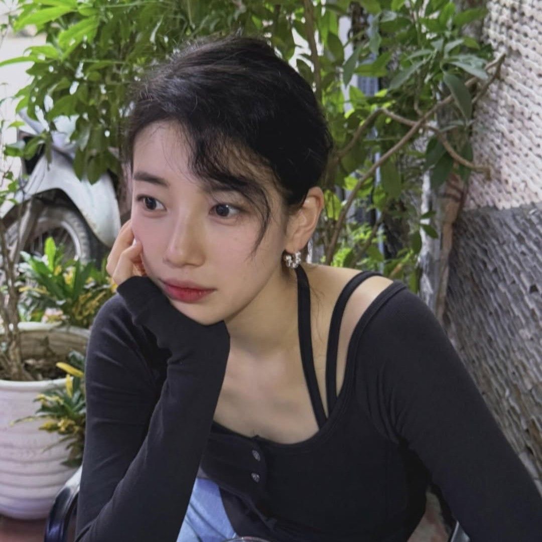 ペ・スジの最新写真