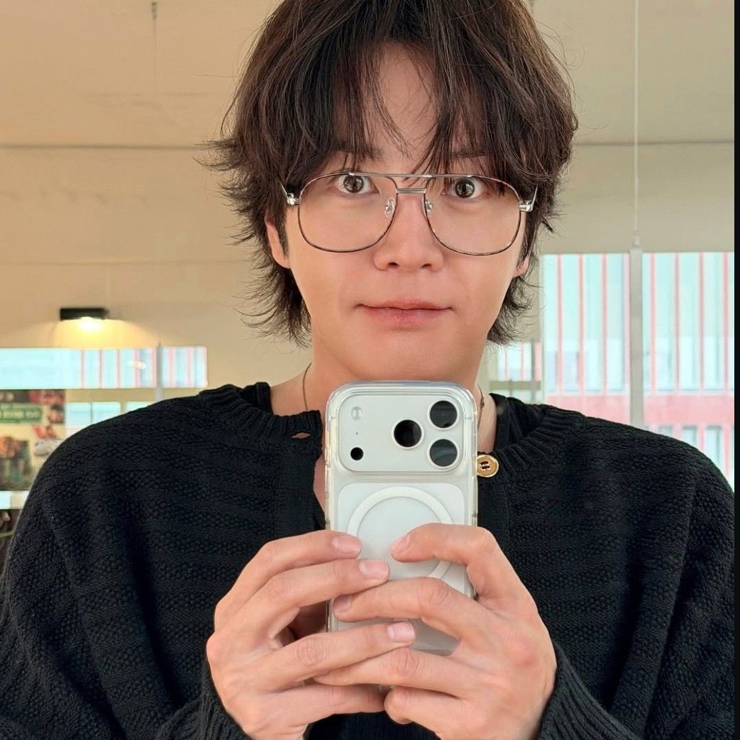 Behind-the-scenes cut of Jang Geunsuk