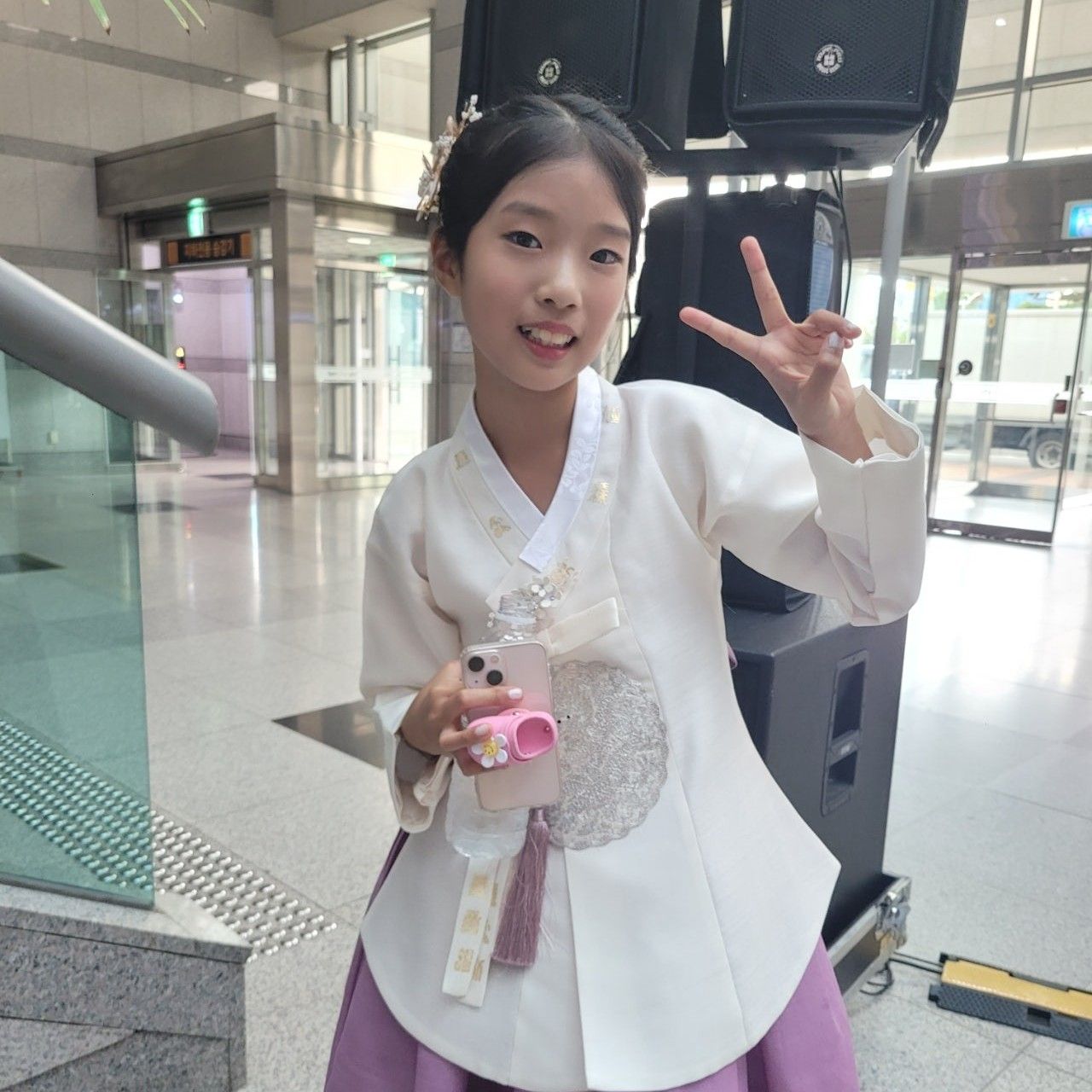 Behind-the-scenes cut of Bin Yeseo