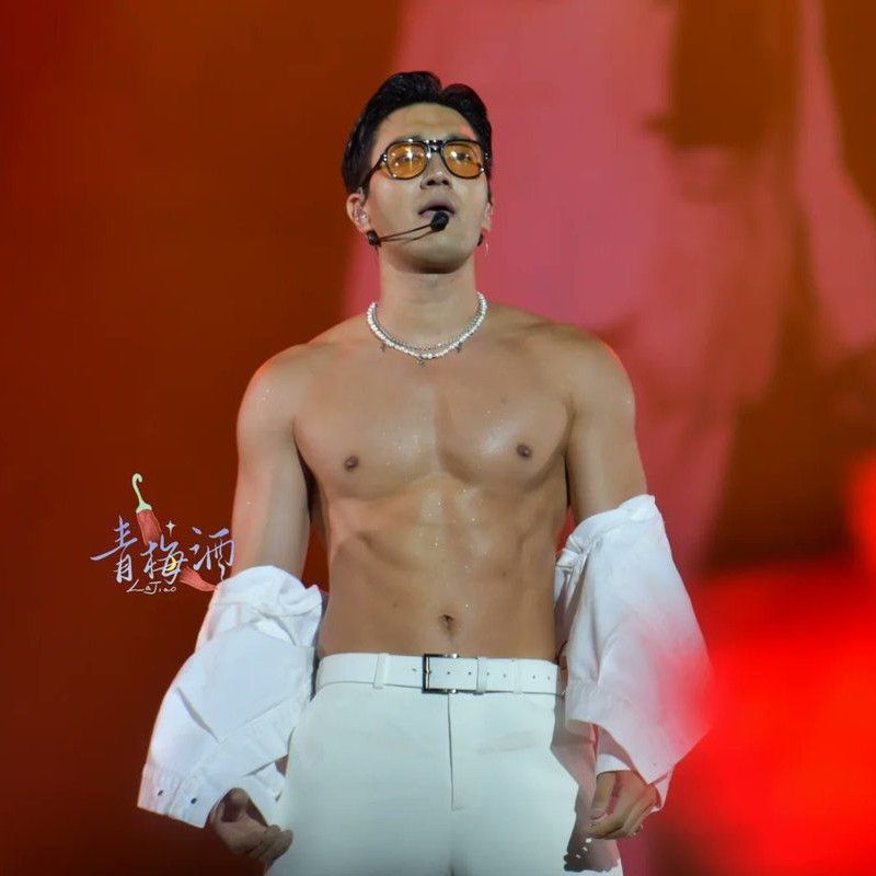 Behind-the-scenes cut of Choi Siwon