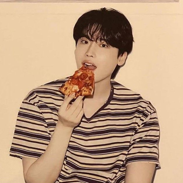 粉絲拍下的李鍾碩瞬間