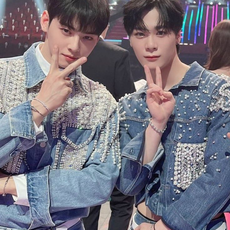 粉丝拍下的车银优瞬间