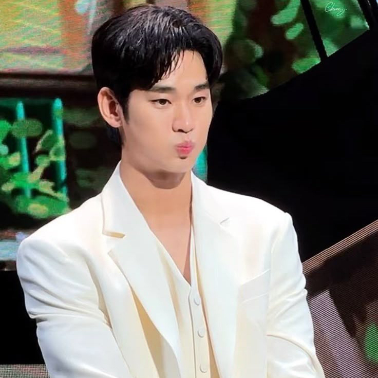 Recent activity shot of Kim Soohyun