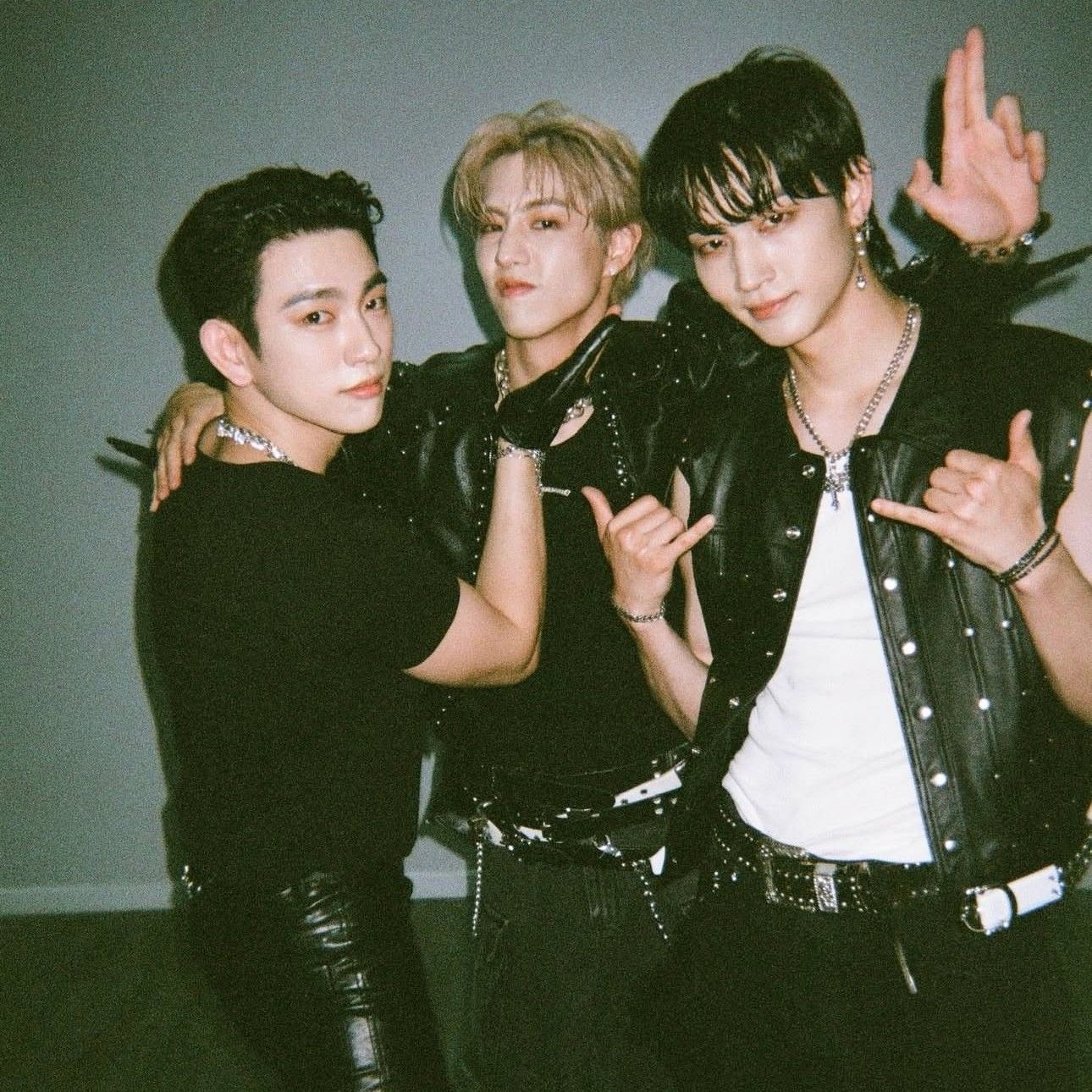 Cuplikan di balik layar dari Park Jinyoung