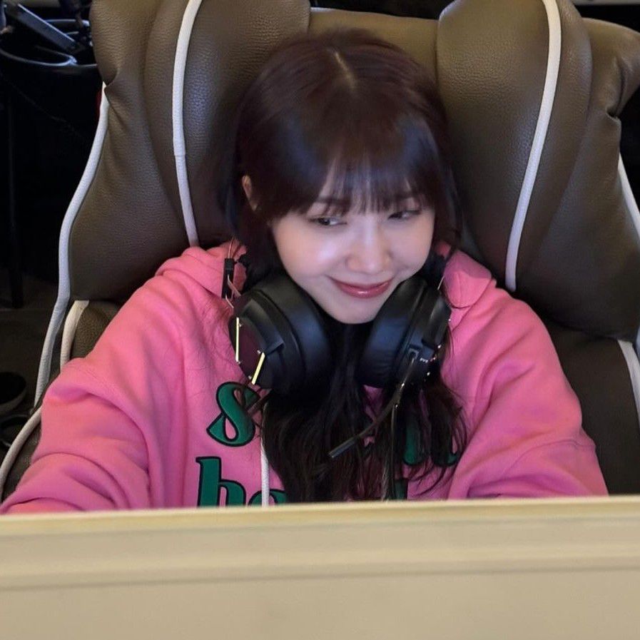 Recent activity shot of Jung Eunji